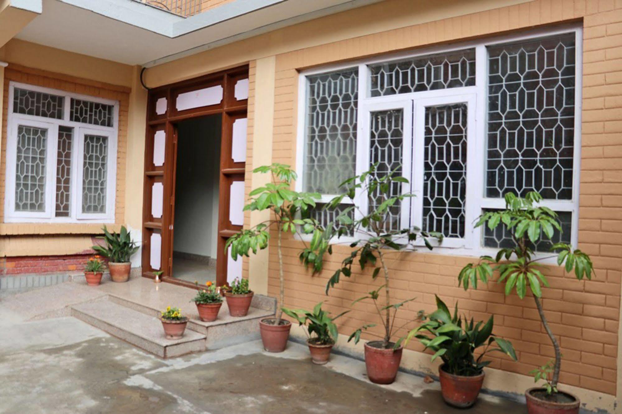 Hotel Holiday Taj Kathmandu Exterior photo